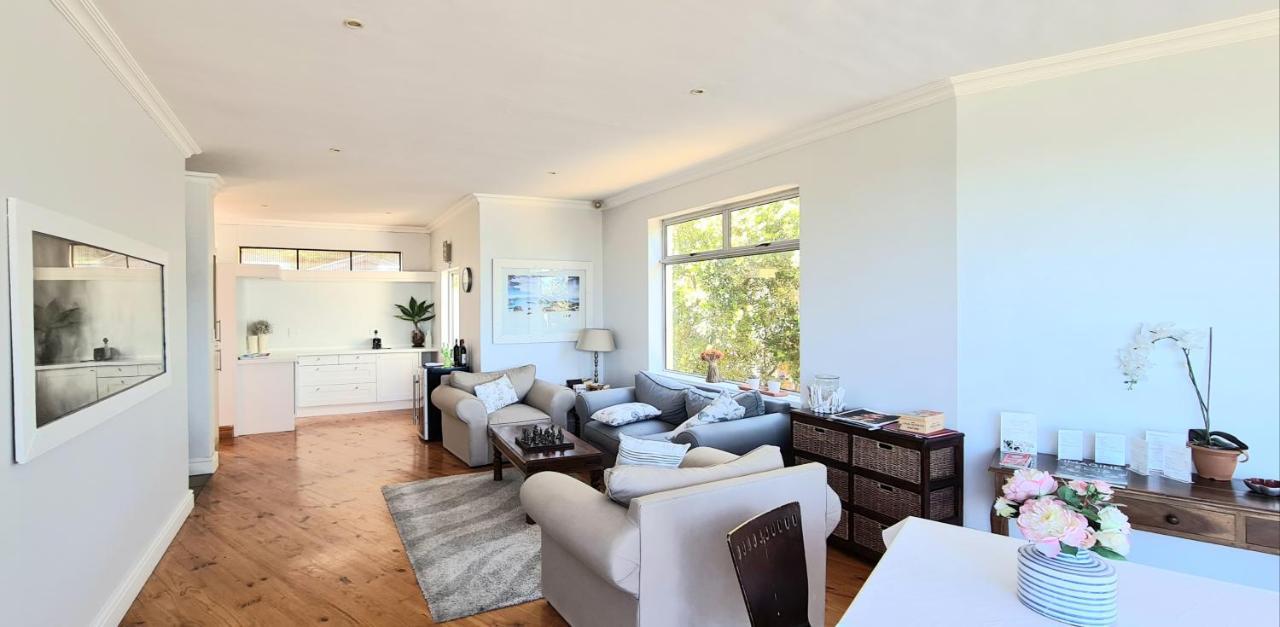 Finchley Guesthouse In Camps Bay Città del Capo Esterno foto
