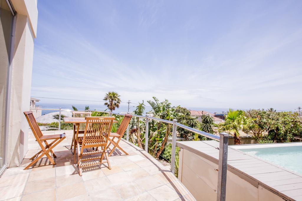 Finchley Guesthouse In Camps Bay Città del Capo Esterno foto