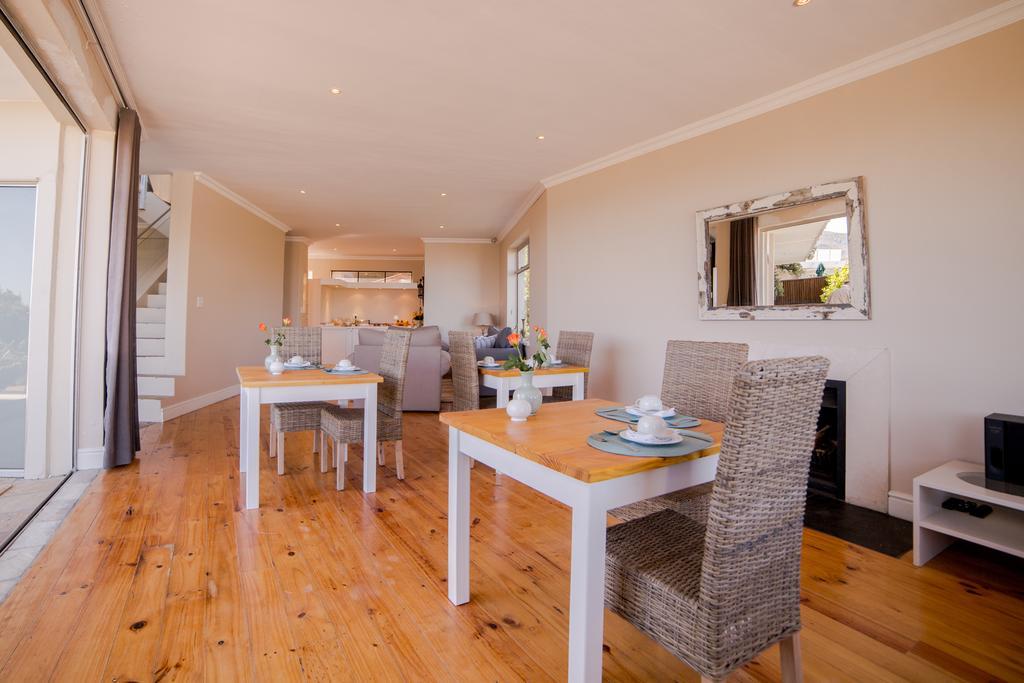 Finchley Guesthouse In Camps Bay Città del Capo Esterno foto