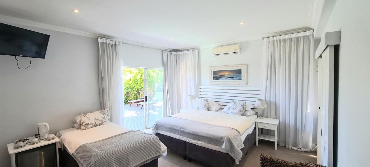 Finchley Guesthouse In Camps Bay Città del Capo Esterno foto