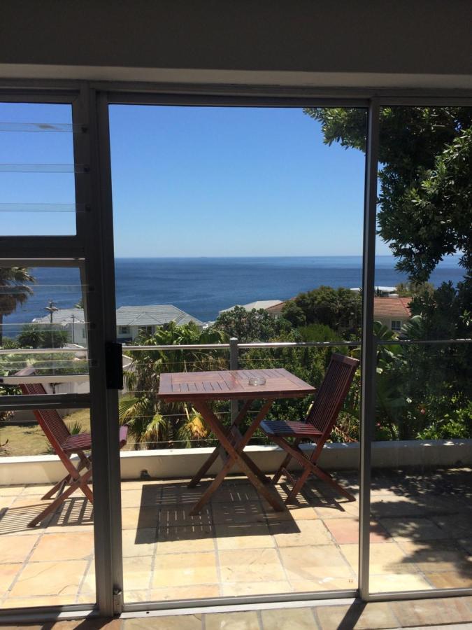 Finchley Guesthouse In Camps Bay Città del Capo Esterno foto
